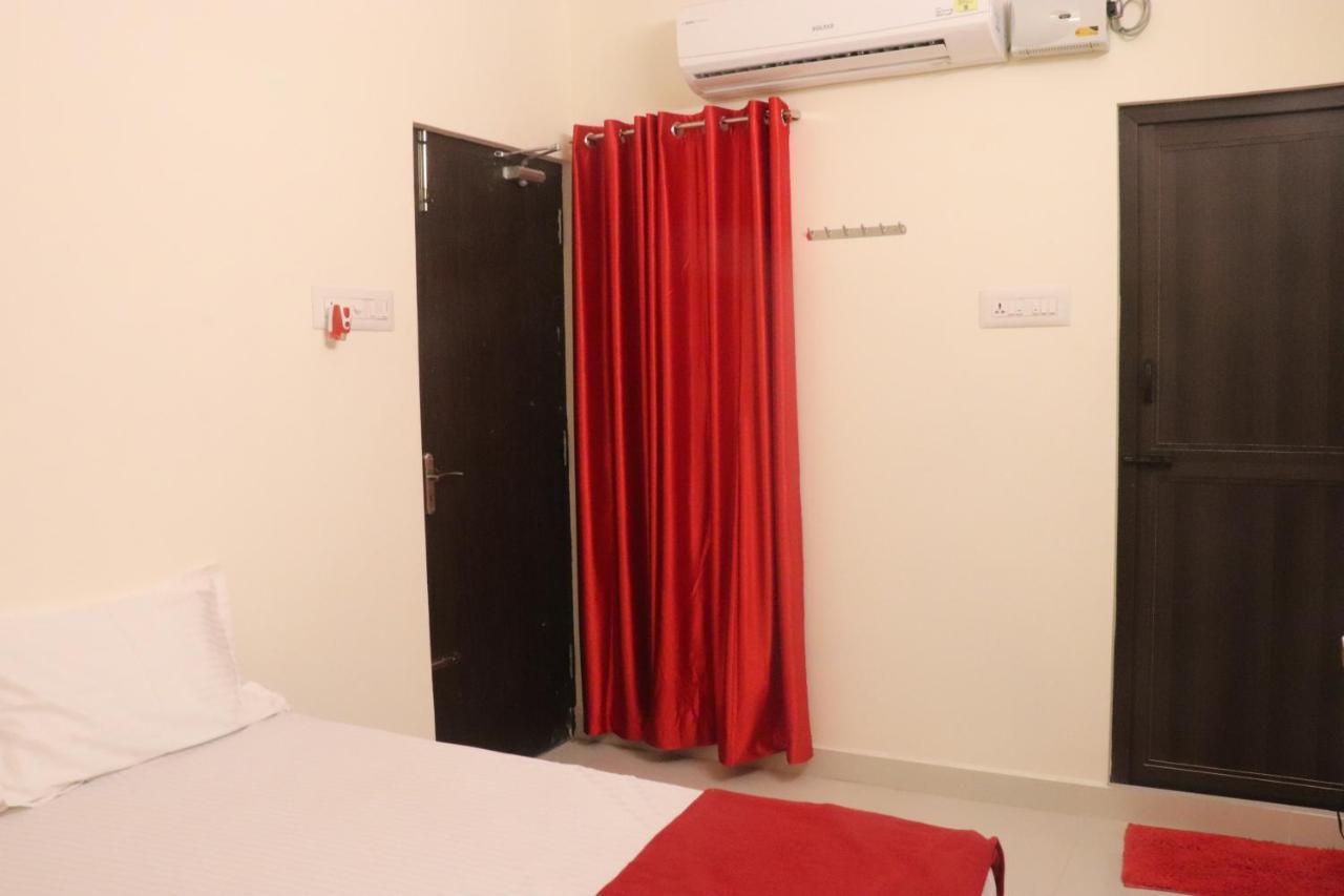 Grand Suites Srirangam Tiruchirappalli Eksteriør bilde